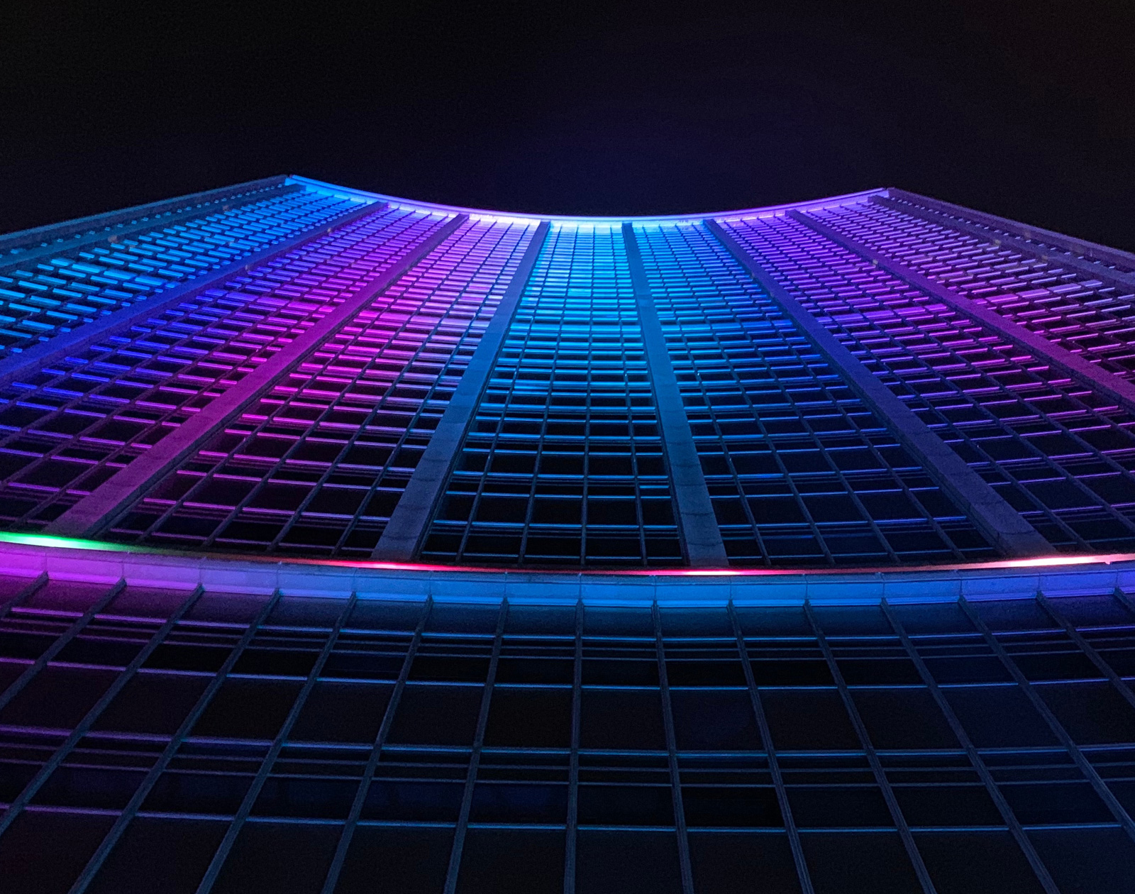 株式会社トリプル・アイ